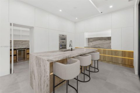 Купить виллу или дом в Майами, Флорида 5 спален, 308.53м2, № 2023258 - фото 18