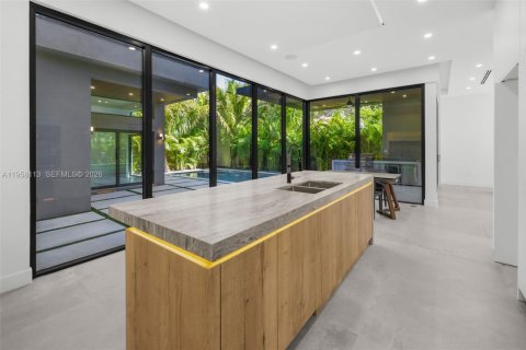 Купить виллу или дом в Майами, Флорида 5 спален, 308.53м2, № 2023258 - фото 17
