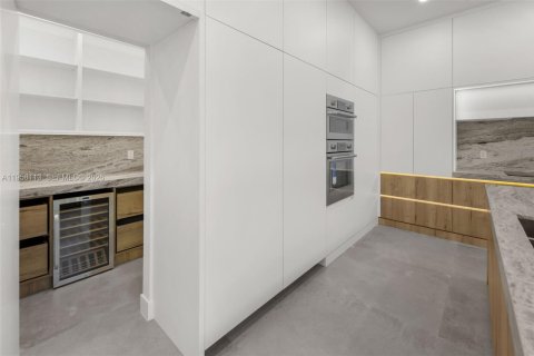 Купить виллу или дом в Майами, Флорида 5 спален, 308.53м2, № 2023258 - фото 19