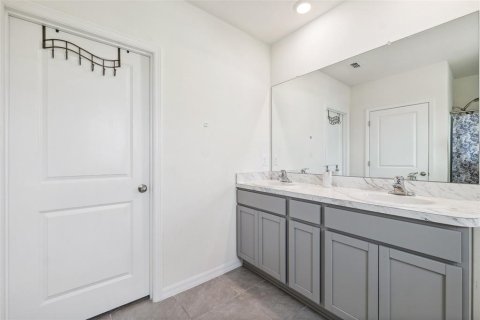 House in Wesley Chapel, Florida 4 bedrooms, 220.27 sq.m. № 1786330 - photo 24