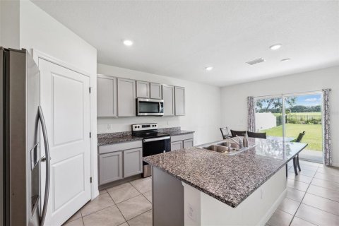 House in Wesley Chapel, Florida 4 bedrooms, 220.27 sq.m. № 1786330 - photo 6