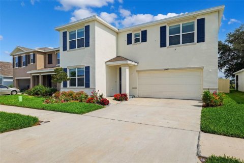 House in Wesley Chapel, Florida 4 bedrooms, 220.27 sq.m. № 1786330 - photo 1