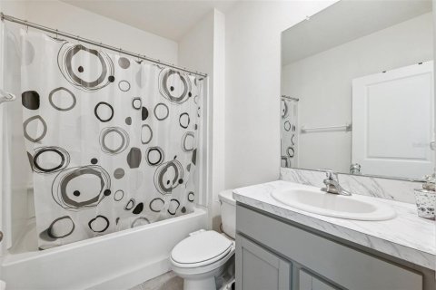 House in Wesley Chapel, Florida 4 bedrooms, 220.27 sq.m. № 1786330 - photo 14