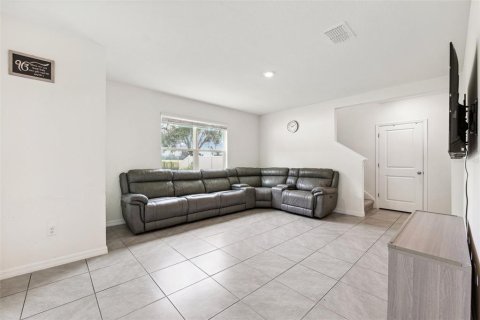 House in Wesley Chapel, Florida 4 bedrooms, 220.27 sq.m. № 1786330 - photo 10