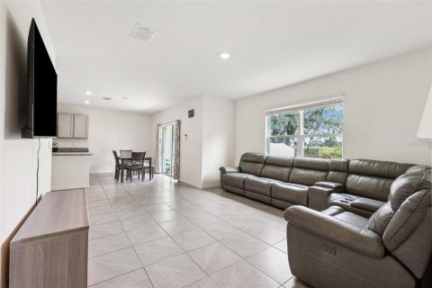 House in Wesley Chapel, Florida 4 bedrooms, 220.27 sq.m. № 1786330 - photo 5