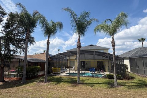 House in Haines City, Florida 5 bedrooms, 254.46 sq.m. № 2104932 - photo 3