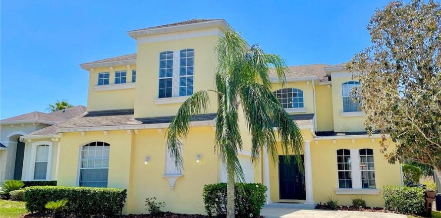 House in Haines City, Florida 5 bedrooms, 254.46 sq.m. № 2104932