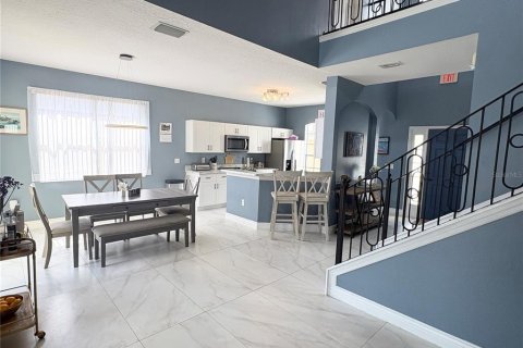 House in Haines City, Florida 5 bedrooms, 254.46 sq.m. № 2104932 - photo 24