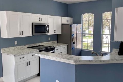 House in Haines City, Florida 5 bedrooms, 254.46 sq.m. № 2104932 - photo 7