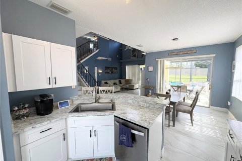 House in Haines City, Florida 5 bedrooms, 254.46 sq.m. № 2104932 - photo 5