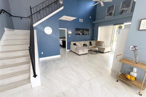 House in Haines City, Florida 5 bedrooms, 254.46 sq.m. № 2104932 - photo 18