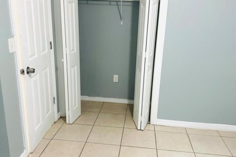Immobilier commercial à louer à West Palm Beach, Floride: 2 chambres, 132.76 m2 № 1228548 - photo 1