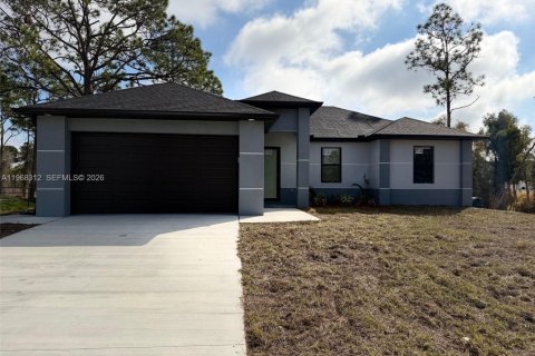 House in Lehigh Acres, Florida 3 bedrooms № 2029441