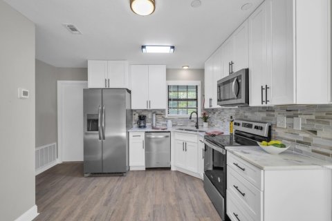 Casa en venta en Crestview, Florida, 3 dormitorios, 124.12 m2 № 589858 - foto 1