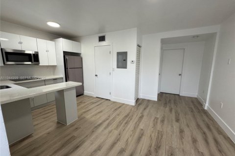 Apartment in Miami, Florida 1 bedroom, 92.9 sq.m. № 2003432