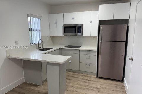 Apartment in Miami, Florida 1 bedroom, 92.9 sq.m. № 2003432 - photo 4