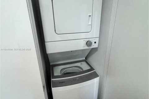 Apartment in Miami, Florida 1 bedroom, 92.9 sq.m. № 2003432 - photo 7