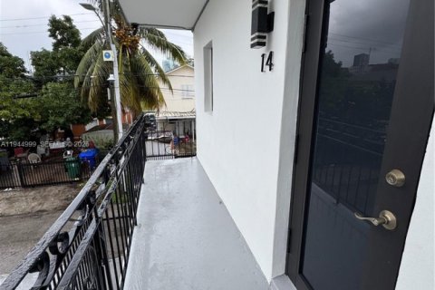 Apartment in Miami, Florida 1 bedroom, 92.9 sq.m. № 2003432 - photo 2