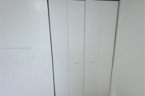 Apartment in Miami, Florida 1 bedroom, 92.9 sq.m. № 2003432 - photo 12