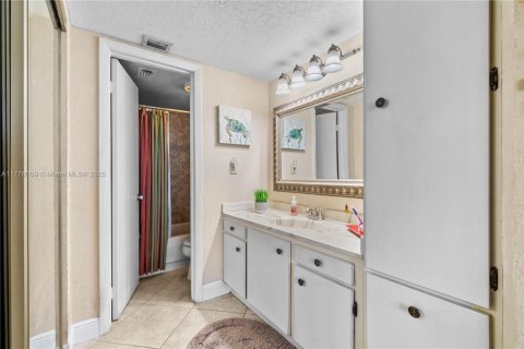 Condominio en venta en Pembroke Pines, Florida, 2 dormitorios, 94.85 m2 № 1864107 - foto 17