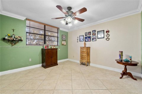 Condominio en venta en Pembroke Pines, Florida, 2 dormitorios, 94.85 m2 № 1864107 - foto 20