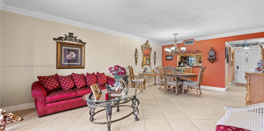 Condominio en Pembroke Pines, Florida, 2 dormitorios  № 1864107