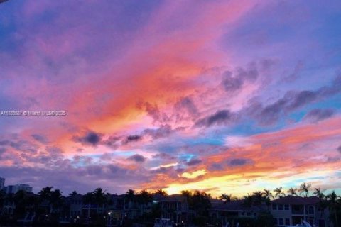 Condominio en venta en Hollywood, Florida, 2 dormitorios, 113.15 m2 № 1979863 - foto 17