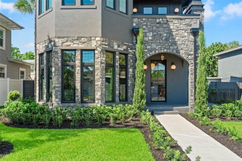 Villa ou maison à vendre à Tampa, Floride: 5 chambres, 385.45 m2 № 1615337 - photo 4