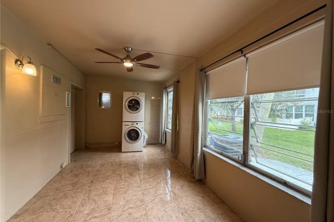 Condo in Saint Petersburg, Florida, 2 bedrooms  № 1899148 - photo 13