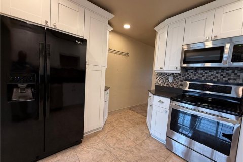 Condo in Saint Petersburg, Florida, 2 bedrooms  № 1899148 - photo 4