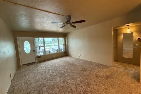 Condo in Saint Petersburg, Florida, 2 bedrooms  № 1899148 - photo 6