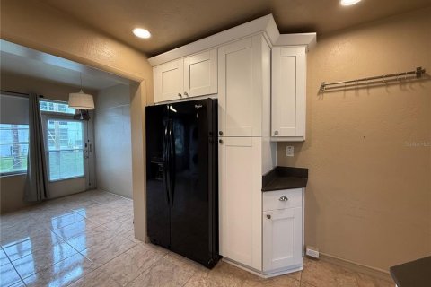 Condo in Saint Petersburg, Florida, 2 bedrooms  № 1899148 - photo 5