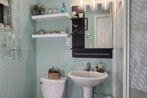 Townhouse in Hollywood, Florida 2 bedrooms, 120.77 sq.m. № 2000769 - photo 7