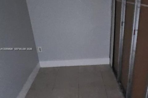 Adosado en alquiler en Miami, Florida, 2 dormitorios, 132.85 m2 № 2179305 - foto 11