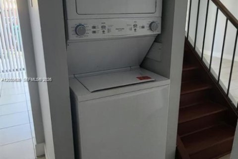 Adosado en alquiler en Miami, Florida, 2 dormitorios, 132.85 m2 № 2179305 - foto 12