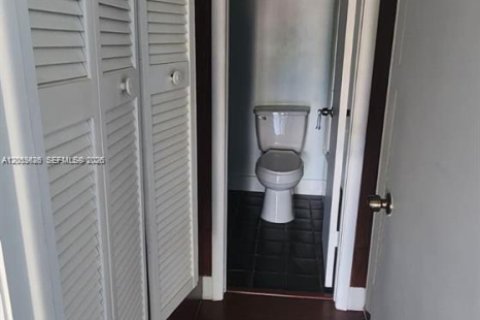 Adosado en alquiler en Miami, Florida, 2 dormitorios, 132.85 m2 № 2179305 - foto 8