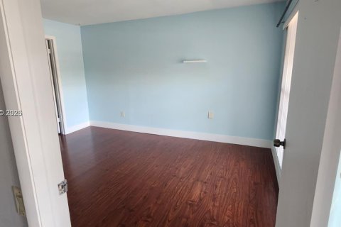 Adosado en alquiler en Miami, Florida, 2 dormitorios, 132.85 m2 № 2179305 - foto 5