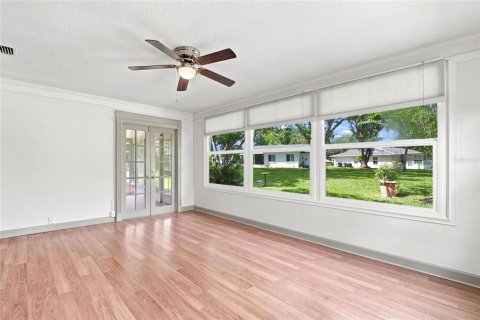 Villa ou maison à vendre à Palm Harbor, Floride: 2 chambres, 119.66 m2 № 2353245 - photo 12