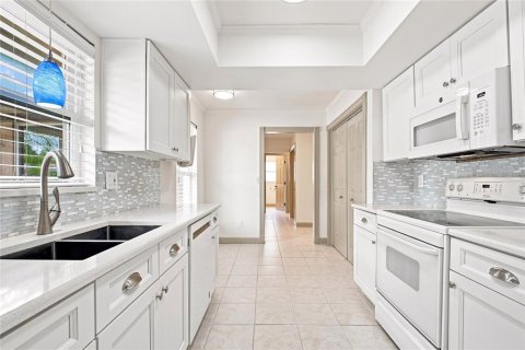 Villa ou maison à vendre à Palm Harbor, Floride: 2 chambres, 119.66 m2 № 2353245 - photo 18