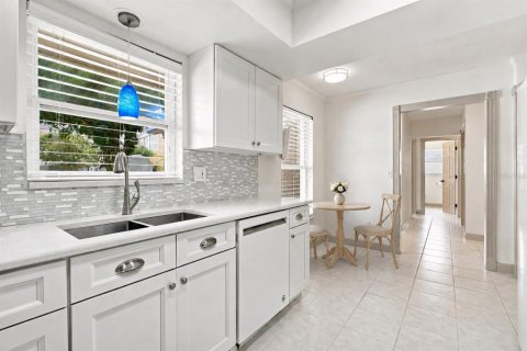Villa ou maison à vendre à Palm Harbor, Floride: 2 chambres, 119.66 m2 № 2353245 - photo 17