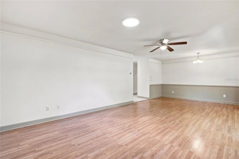 Villa ou maison à vendre à Palm Harbor, Floride: 2 chambres, 119.66 m2 № 2353245 - photo 8