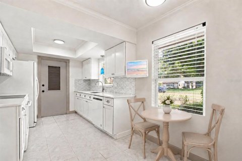 Villa ou maison à vendre à Palm Harbor, Floride: 2 chambres, 119.66 m2 № 2353245 - photo 19