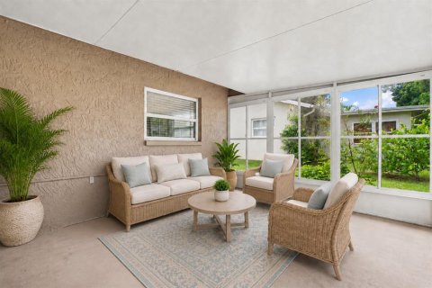 Villa ou maison à vendre à Palm Harbor, Floride: 2 chambres, 119.66 m2 № 2353245 - photo 15