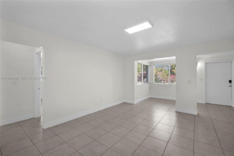 Снять в аренду виллу или дом в Норт-Майами, Флорида 2 спальни, 144.93м2, № 2028843 - фото 8
