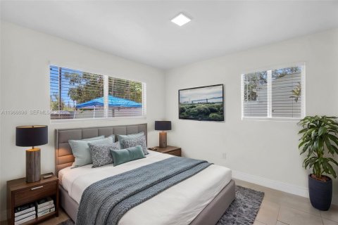 Снять в аренду виллу или дом в Норт-Майами, Флорида 2 спальни, 144.93м2, № 2028843 - фото 2