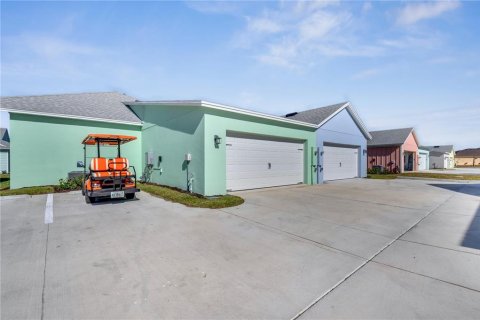 Villa ou maison à louer à Daytona Beach, Floride: 2 chambres, 121.52 m2 № 2358820 - photo 2