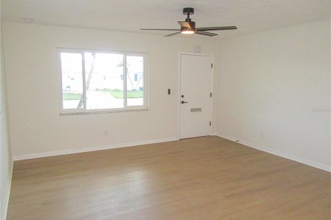 Casa en venta en Pinellas Park, Florida, 2 dormitorios, 104.52 m2 № 1526765 - foto 13
