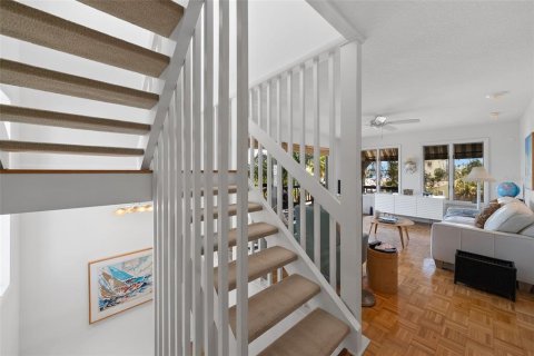 House in Saint Pete Beach, Florida 3 bedrooms, 254.83 sq.m. № 2199819 - photo 28