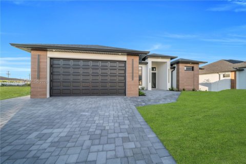 Villa ou maison à vendre à Cape Coral, Floride: 3 chambres, 153.75 m2 № 2041128 - photo 10