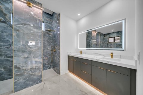 Villa ou maison à vendre à Cape Coral, Floride: 3 chambres, 153.75 m2 № 2041128 - photo 27